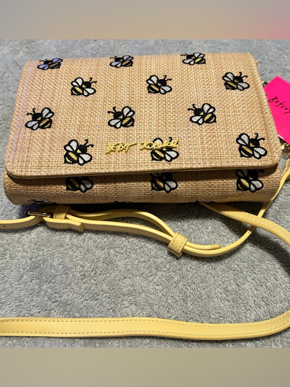 BETSEY JOHNSON STRAW & BEES CROSSBODY PURSE WITH ADJUSTABLE STRAP/ BRAND NWT